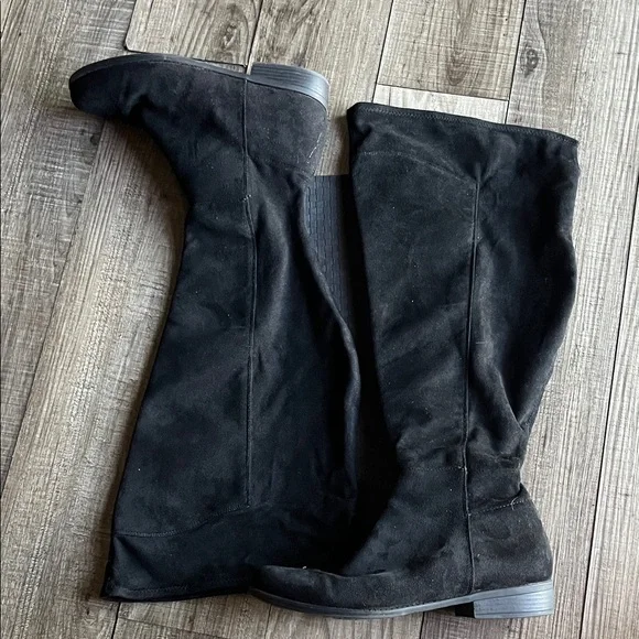 Elevate your shoe game with these stylish Lane... | Depop LANE BRYANT Over the knee suede boots! 10 W display picture 1